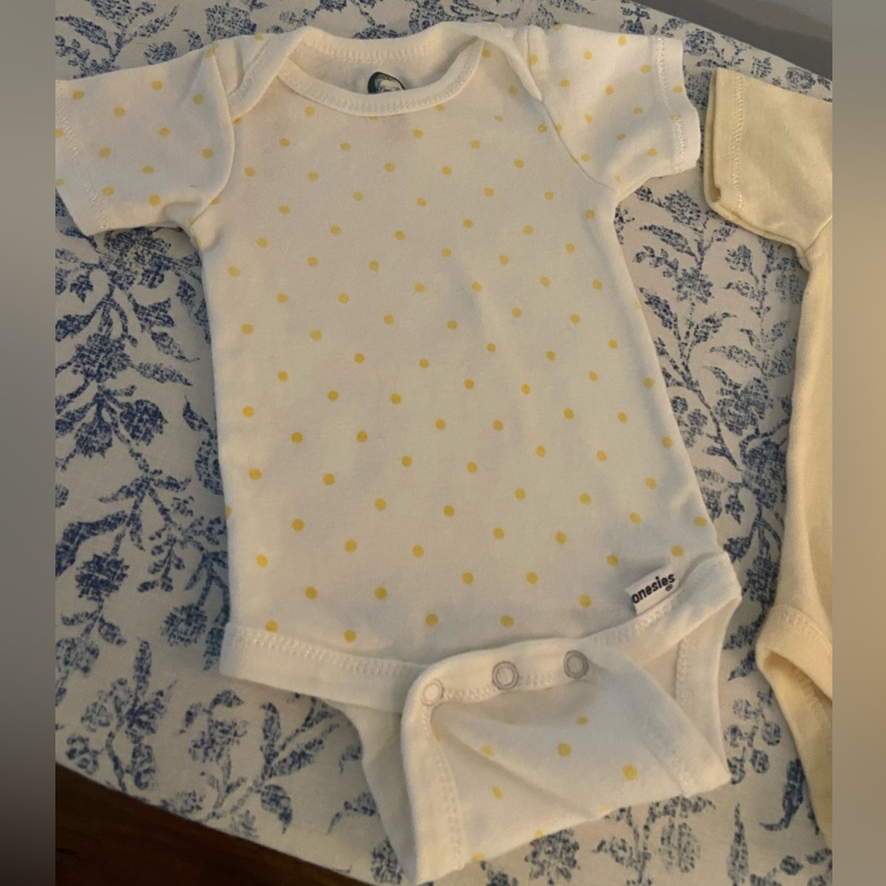 Gerber Pack of 3 Onesies